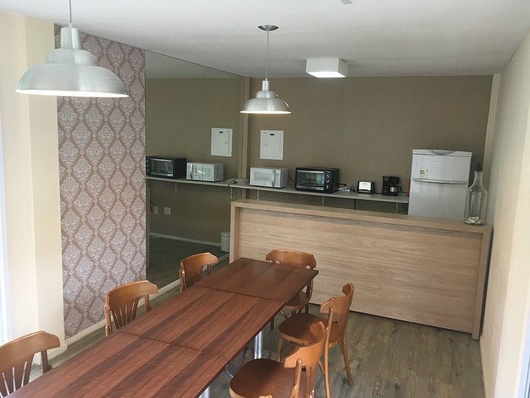 Loft aconchegante com sol da manhã e vista exclusiva. Seu re