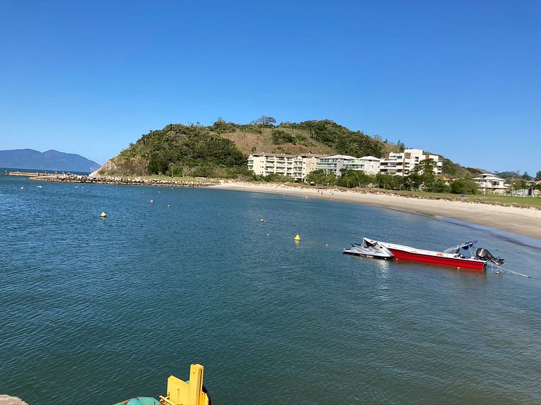 Apartamento de alto padrão na Reserva do Sahy com vista excl