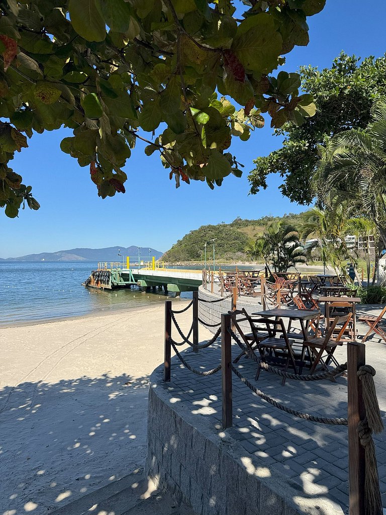 Apartamento de alto padrão na Reserva do Sahy com vista excl