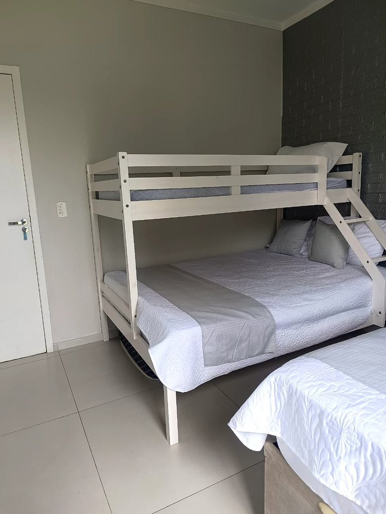 Apartamento de alto padrão na Reserva do Sahy com vista excl