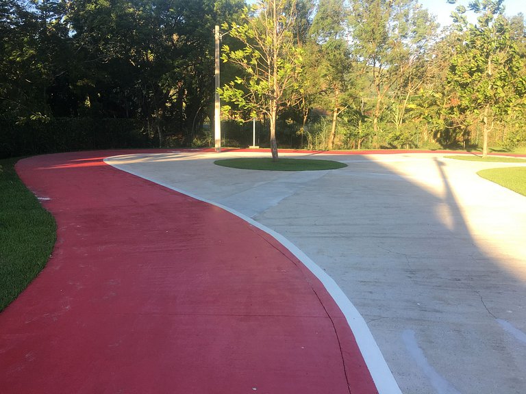 Reserva do Sahy: Apto Moderno com Vista Piscina