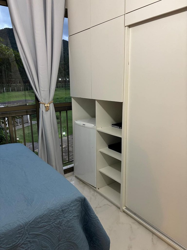 Reserva do Sahy: Apto Moderno com Vista Piscina