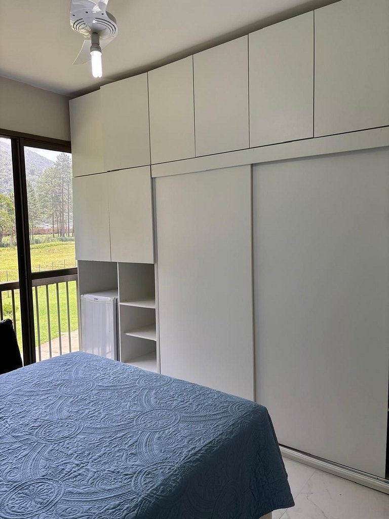 Reserva do Sahy: Apto Moderno com Vista Piscina