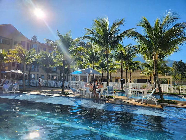 Reserva do Sahy: Apartamento amplo com quarto e varanda