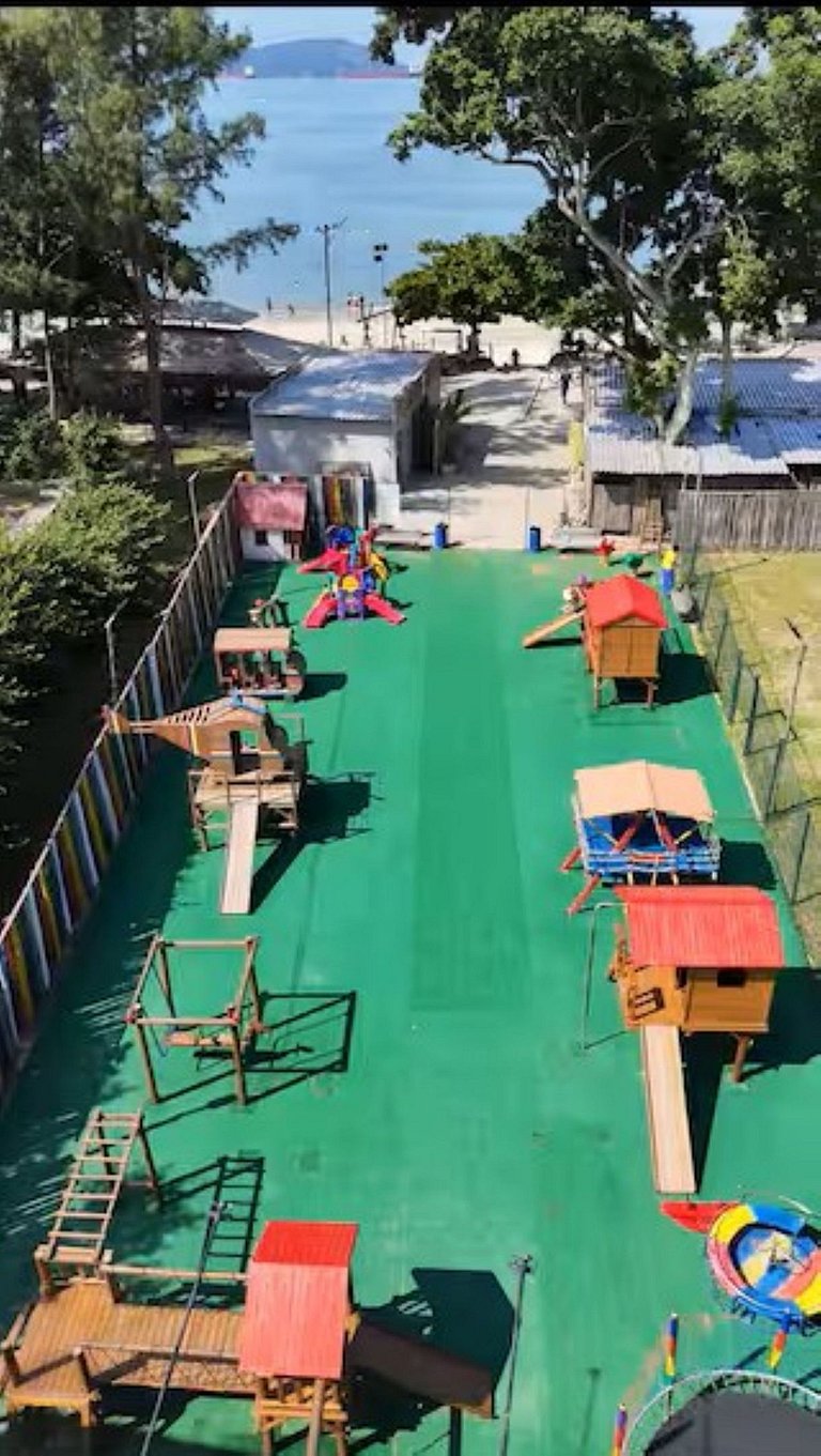 Reserva do Sahy: Apartamento amplo com quarto e varanda