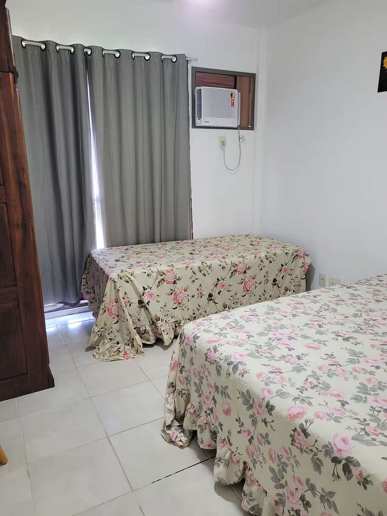 Reserva do Sahy: Apartamento amplo com quarto e varanda