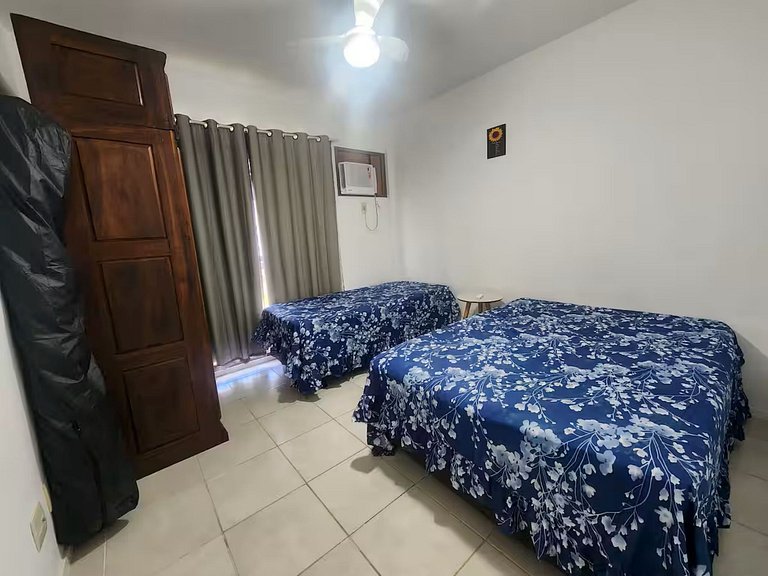 Reserva do Sahy: Apartamento amplo com quarto e varanda