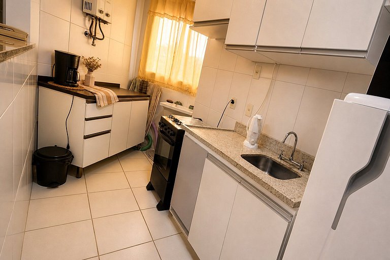 Reserva do Sahy: Apartamento amplo com quarto e varanda