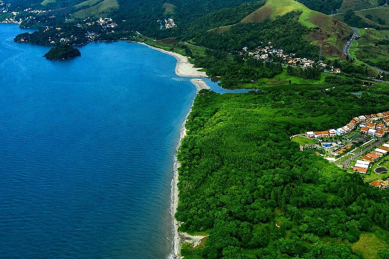 Reserva do Sahy: Apto Moderno com Vista Piscina